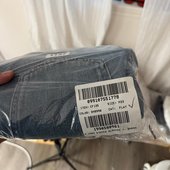 J.Crew 1984 Petite Slouchy Distressed Jeans WMNS 23P Medium Blue Wash Mid-Rise - Picture 9 of 9